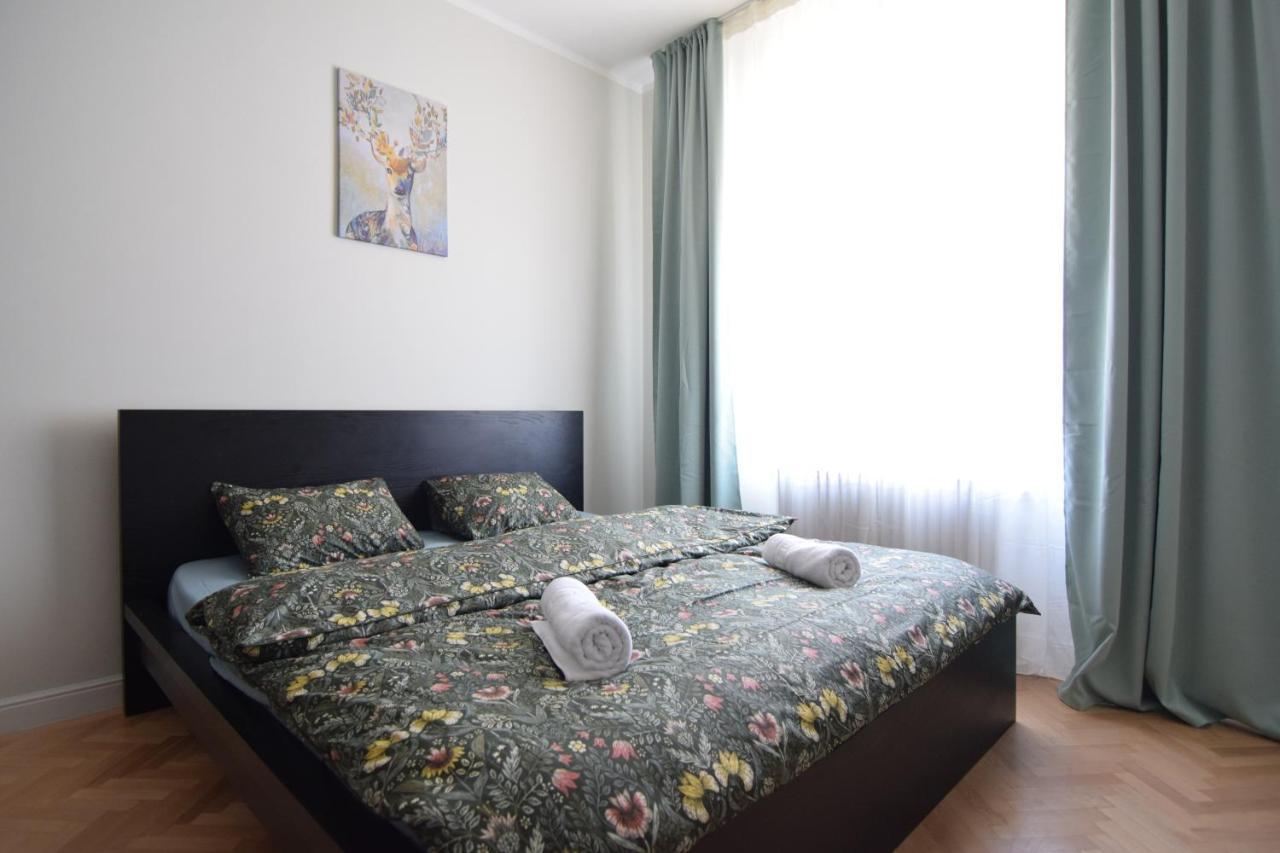 Beautiful Apartment In Old City Bucharest Exterior photo