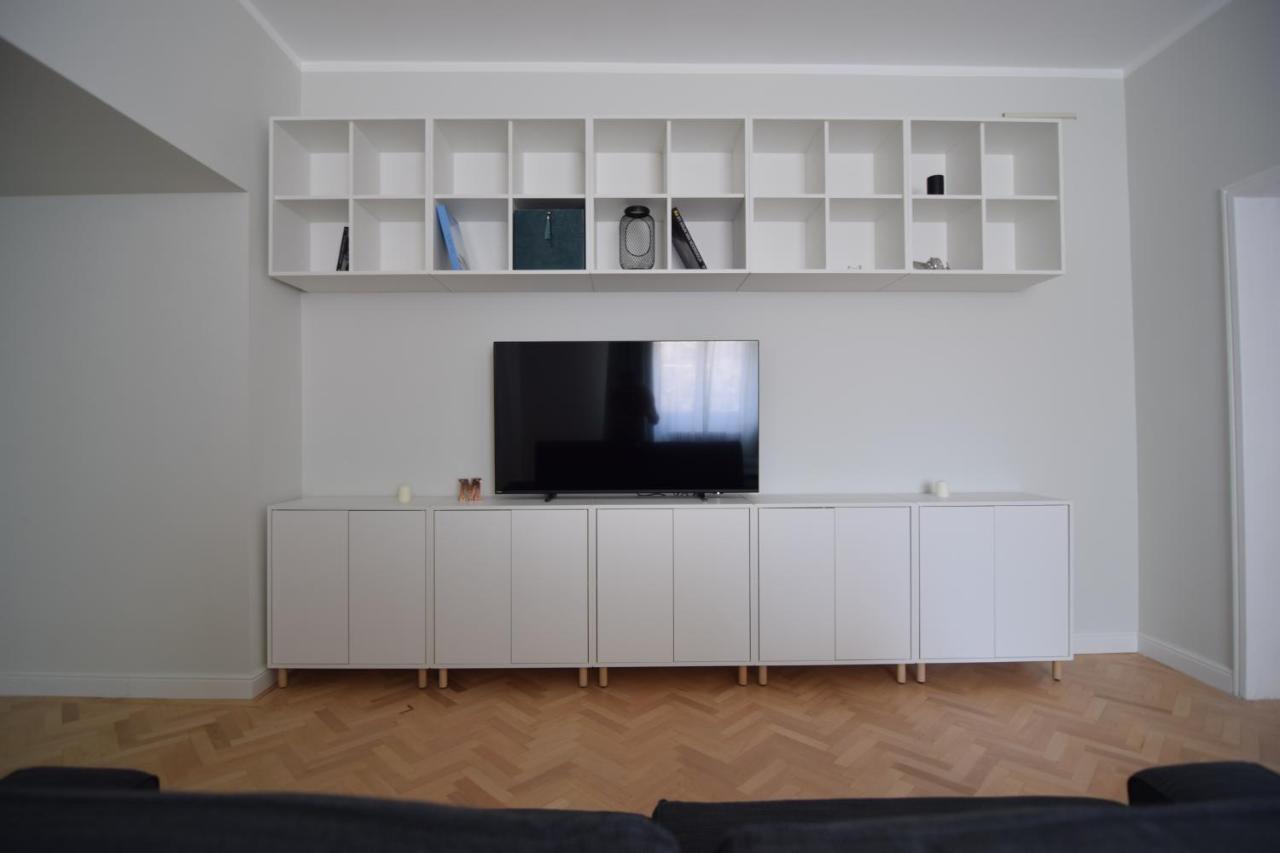 Beautiful Apartment In Old City Bucharest Exterior photo
