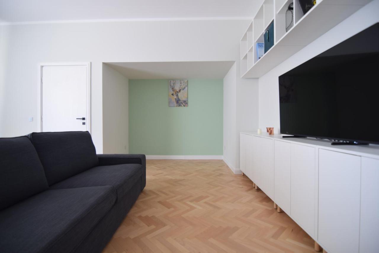 Beautiful Apartment In Old City Bucharest Exterior photo